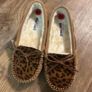 Minnetonka Leopard Print Loafers- size 10